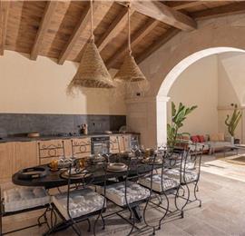  4 Bedroom Villa with Infinity Pool near Rovinj, Istria, Sleeps 8